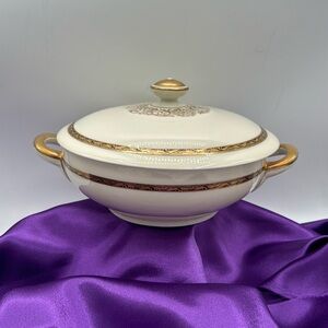 KPM “Royal Ivory”; Serving Bowl with lid, Covered Vegetable.